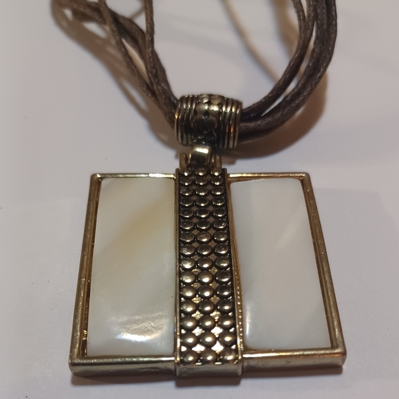 Source Unknown Jewelry - Chunky pendant white shell look on leather strap